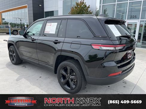 Used 2024 Jeep Grand Cherokee Limited w/ Luxury Tech Group II AWD/4WD image 19