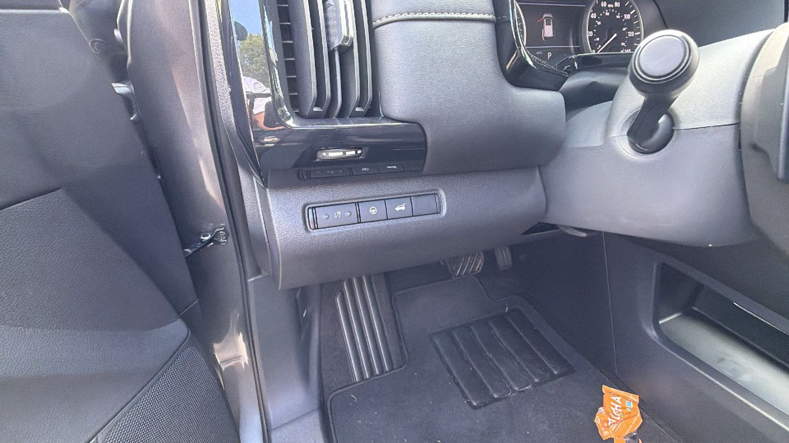 Used 2026 Nissan Pathfinder SV AWD/4WD image 26