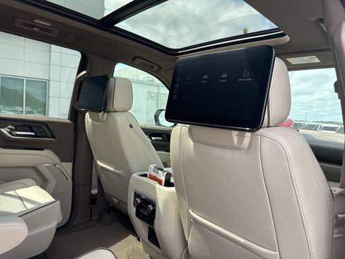 New 2026 GMC Yukon Denali w/ Denali Reserve Package AWD/4WD image 30