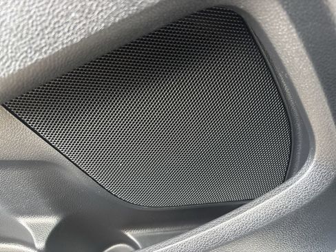 Used 2016 Ford Explorer XLT w/ Equipment Group 202A image 15