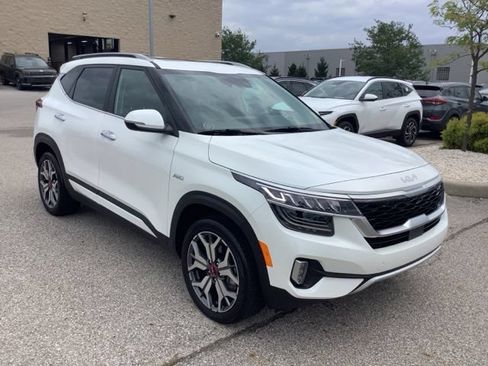 Used 2023 Kia Seltos SX w/ SX Sunroof Package AWD/4WD image 3
