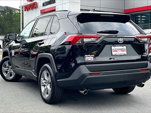 Used 2023 Toyota RAV4 LE AWD/4WD image 11