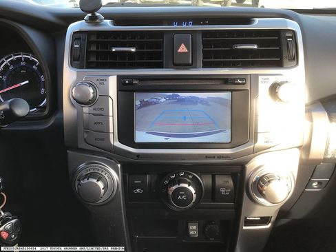 Used 2017 Toyota 4Runner SR5 Premium image 9