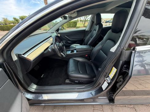 Used 2018 Tesla Model 3 Long Range RWD image 9