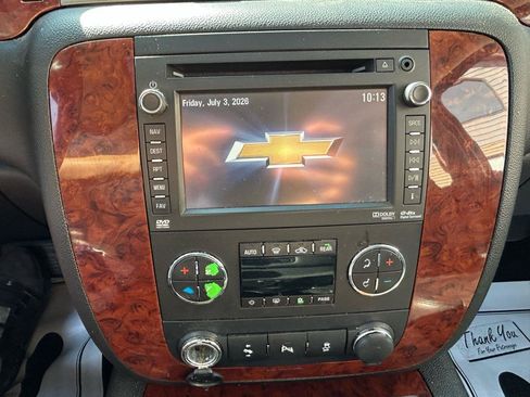 Used 2012 Chevrolet Suburban LTZ AWD/4WD image 25