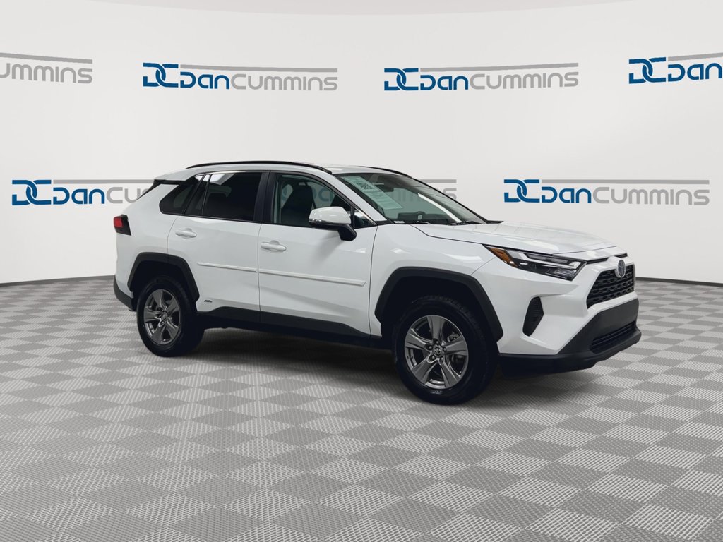 Used 2024 Toyota RAV4 LE AWD/4WD image 2
