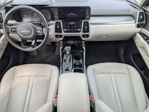 Used 2022 Kia Sorento SX image 5