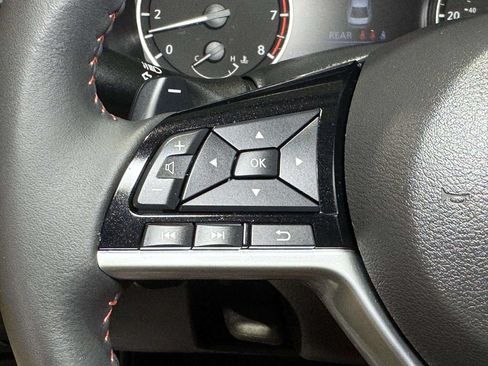 Used 2025 Nissan Altima 2.5 SR w/ SR Premium Package AWD/4WD image 11