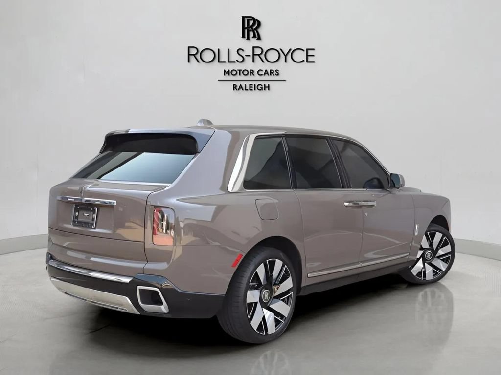 Used 2026 Rolls-Royce Cullinan w/ Cullinan Package AWD/4WD image 3