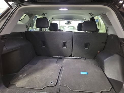 Used 2024 GMC Terrain SLE image 9