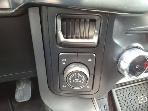 Used 2024 Ford F150 Lariat w/ Equipment Group 502A High AWD/4WD image 27