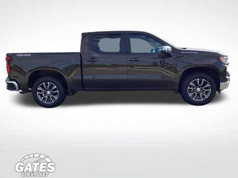 Used 2023 Chevrolet Silverado 1500 LT AWD/4WD image 10