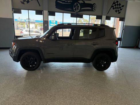 Used 2020 Jeep Renegade Sport AWD/4WD image 3
