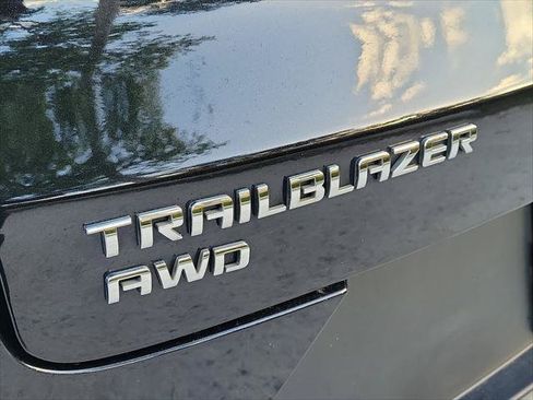 Used 2023 Chevrolet TrailBlazer LT AWD/4WD image 8