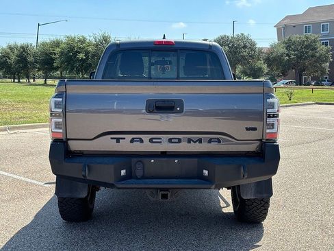 Used 2016 Toyota Tacoma SR5 w/ SR5 Appearance Package (SN) RWD image 5