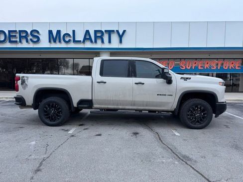 Used 2026 Chevrolet Silverado 2500 Custom w/ Custom Value Package image 3