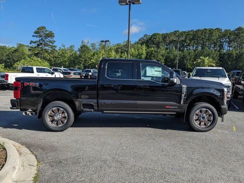 New 2025 Ford F350 King Ranch w/ FX4 Off-Road Package image 4