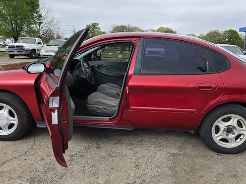 Used 1998 Ford Taurus SE image 3