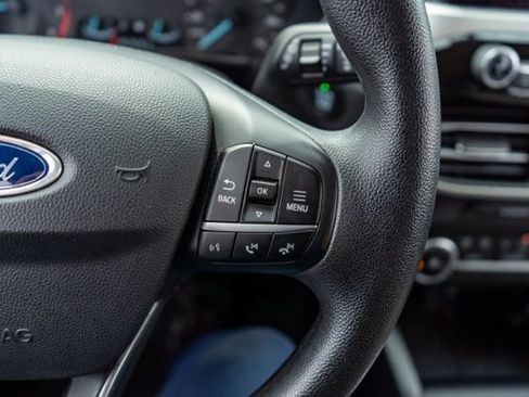 Used 2020 Ford Escape SE image 17