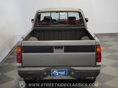 Used 1989 Nissan Pickup 4x4 King Cab V6 image 28