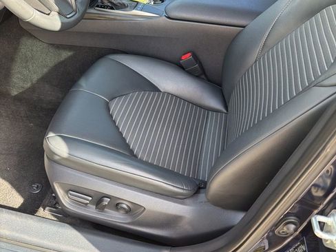 Certified 2022 Toyota Camry SE image 8