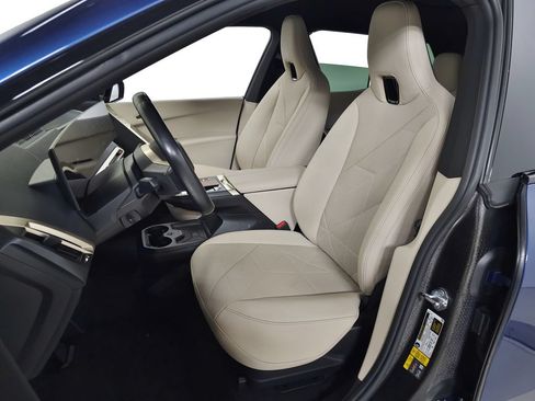 Used 2024 BMW iX xDrive50 w/ Convenience Package AWD/4WD image 19