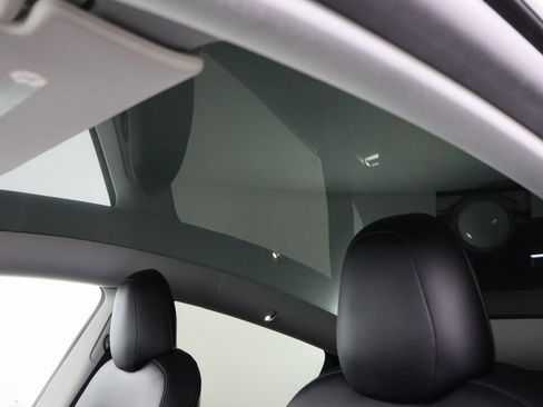 Used 2022 Tesla Model Y Performance image 23