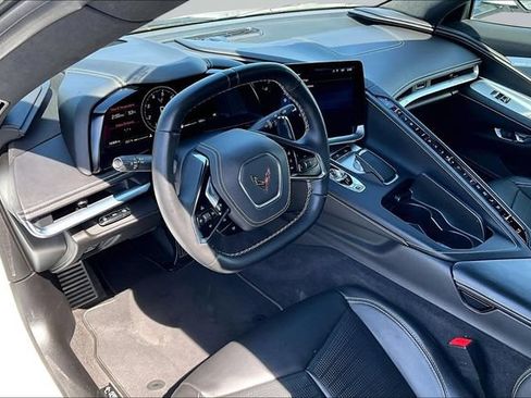 Used 2025 Chevrolet Corvette Stingray Premium Cpe w/ 3LT RWD image 16