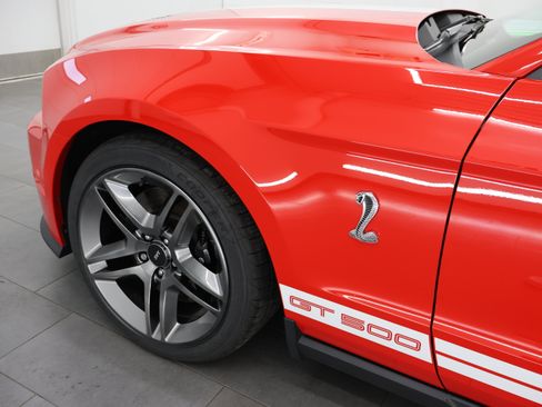 Used 2011 Ford Mustang Shelby GT500 RWD image 31