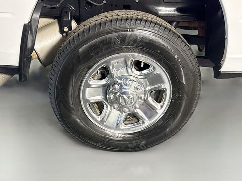 Used 2021 RAM 2500 Tradesman w/ Chrome Appearance Group image 33