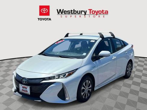 Used 2022 Toyota Prius Prime XLE FWD image 5