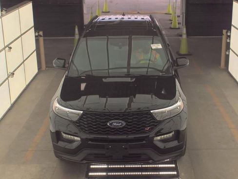Used 2024 Ford Explorer ST w/ Equipment Group 401A AWD/4WD image 2