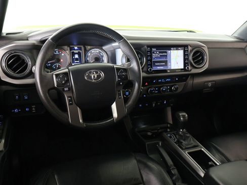 Used 2023 Toyota Tacoma TRD Off-Road w/ TRD Premium Off Road Package AWD/4WD image 2