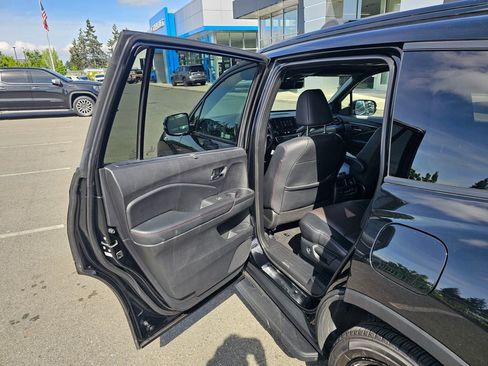 Used 2020 Honda Pilot Black Edition image 17
