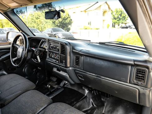 Used 2000 Chevrolet Silverado 1500 4x4 Extended Cab w/ Firm Ride Suspension Pkg image 10