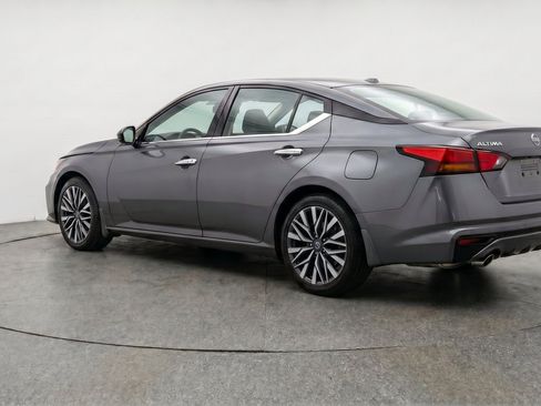 Used 2025 Nissan Altima 2.5 SV FWD image 6