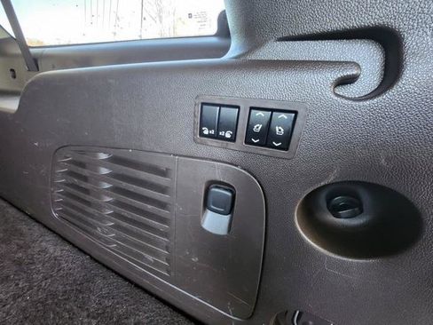 Used 2016 GMC Yukon XL Denali w/ Open Road Package image 26