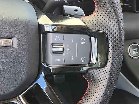 Used 2024 Land Rover Defender 90 S image 28