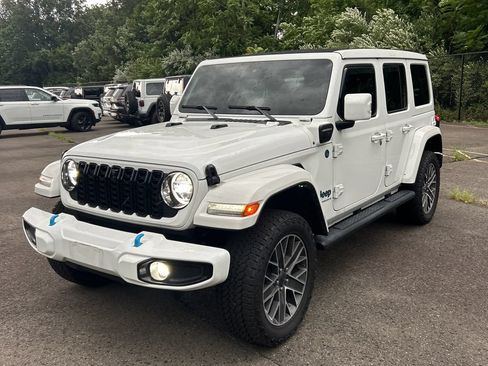 Used 2024 Jeep Wrangler High Altitude AWD/4WD image 3