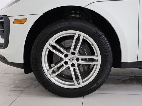 Certified 2026 Porsche Macan AWD/4WD image 15