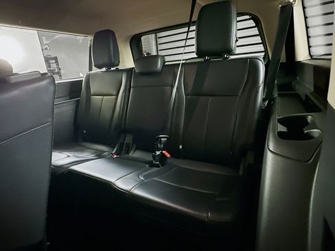 Used 2024 Ford Expedition Max XLT image 27