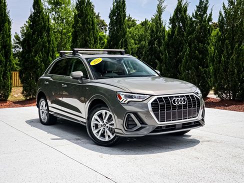 Used 2021 Audi Q3 2.0T Premium Plus w/ Premium Plus Package AWD/4WD image 2
