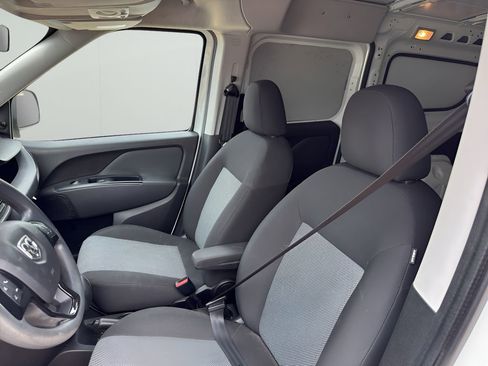 Used 2018 RAM ProMaster City Tradesman image 9