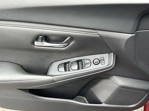 Certified 2023 Nissan Sentra SV FWD image 19