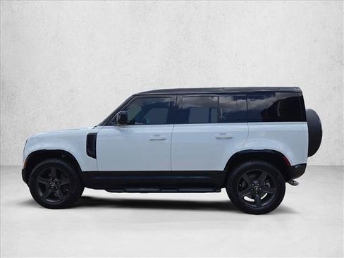 Used 2025 Land Rover Defender 110 X-Dynamic SE AWD/4WD image 7