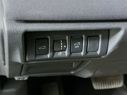 Used 2025 Subaru Outback Premium image 17