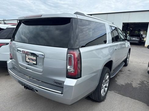 Used 2020 GMC Yukon XL Denali image 6