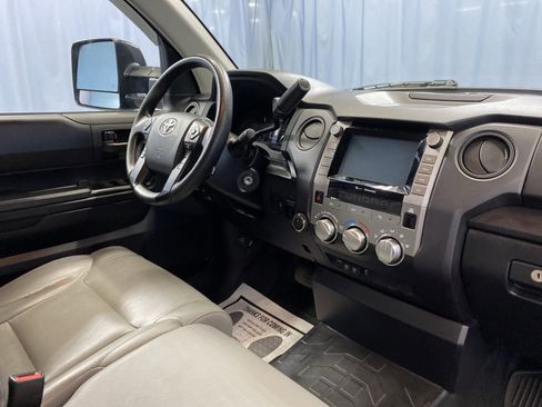 Used 2020 Toyota Tundra SR image 31