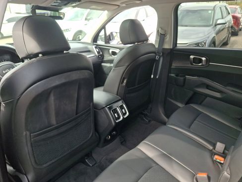 Used 2023 Kia Sorento S w/ Panoramic Sunroof Package image 21