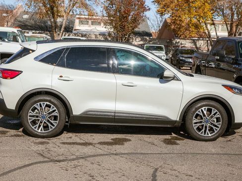 Used 2020 Ford Escape SEL image 4